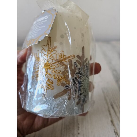 Pier 1 flameless LED‎ candle silver snow scented timer new Xmas decor snowflakes - Picture 5 of 6